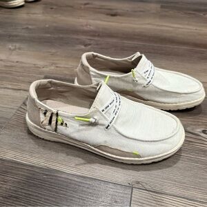 Hey Dude 
Women’s size 7